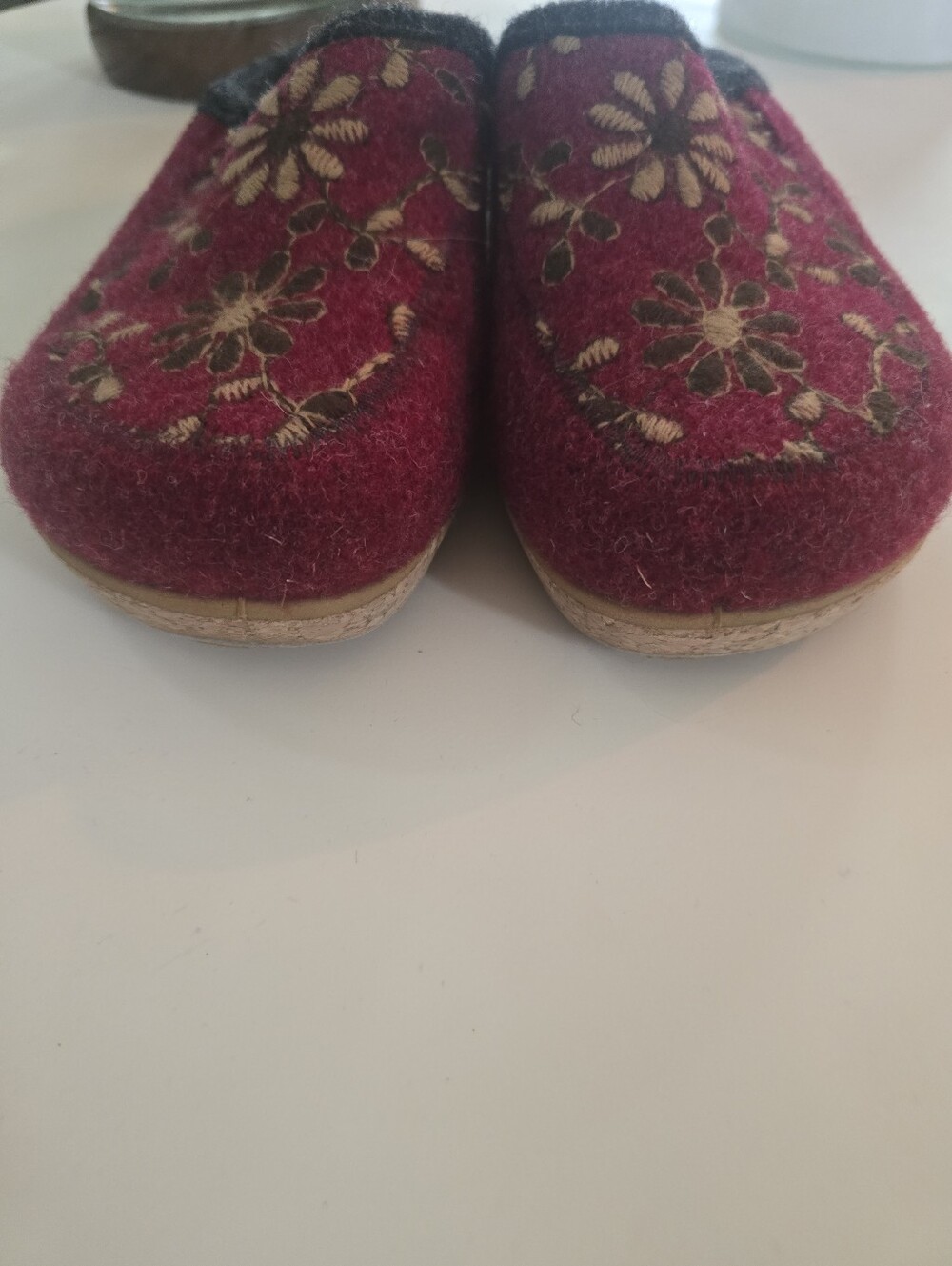 Taos Woolderness 2 Embroidered Wool Clog Slippers Cranberry Burgundy, Size 41 - Picture 7 of 13
